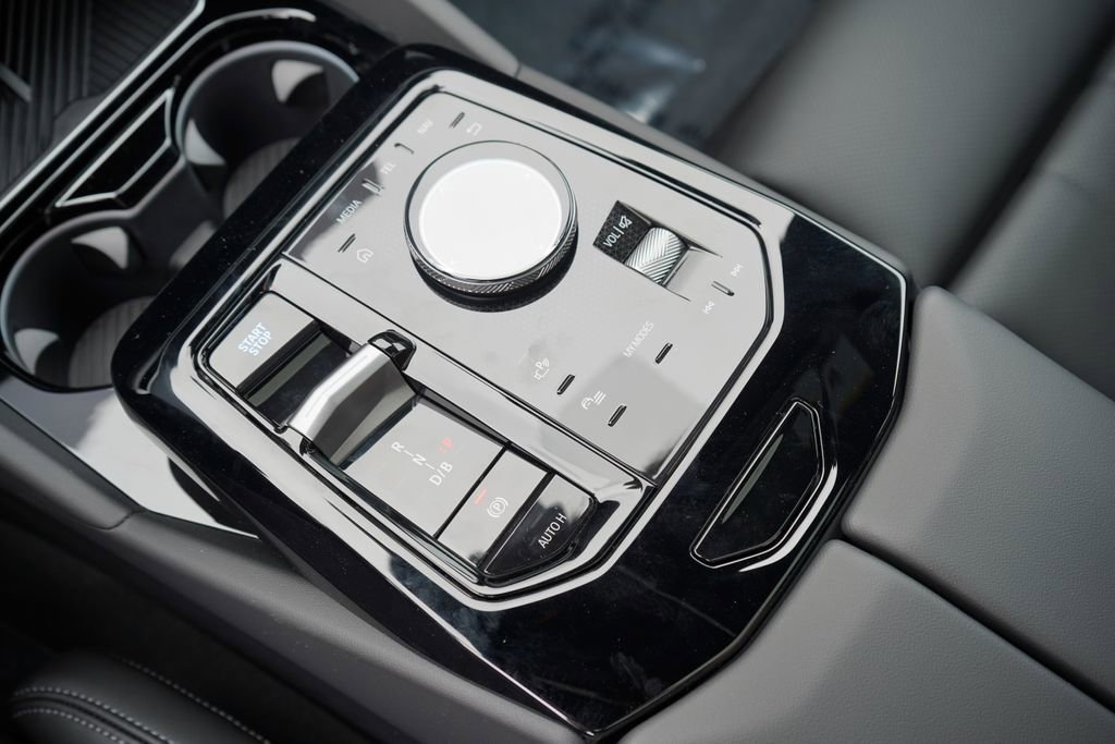 Used 2026 BMW i5 eDrive40 image 18