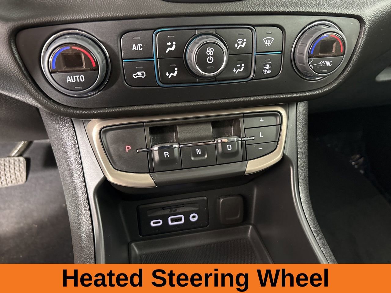 Used 2023 GMC Terrain Denali w/ Denali Premium Package image 17