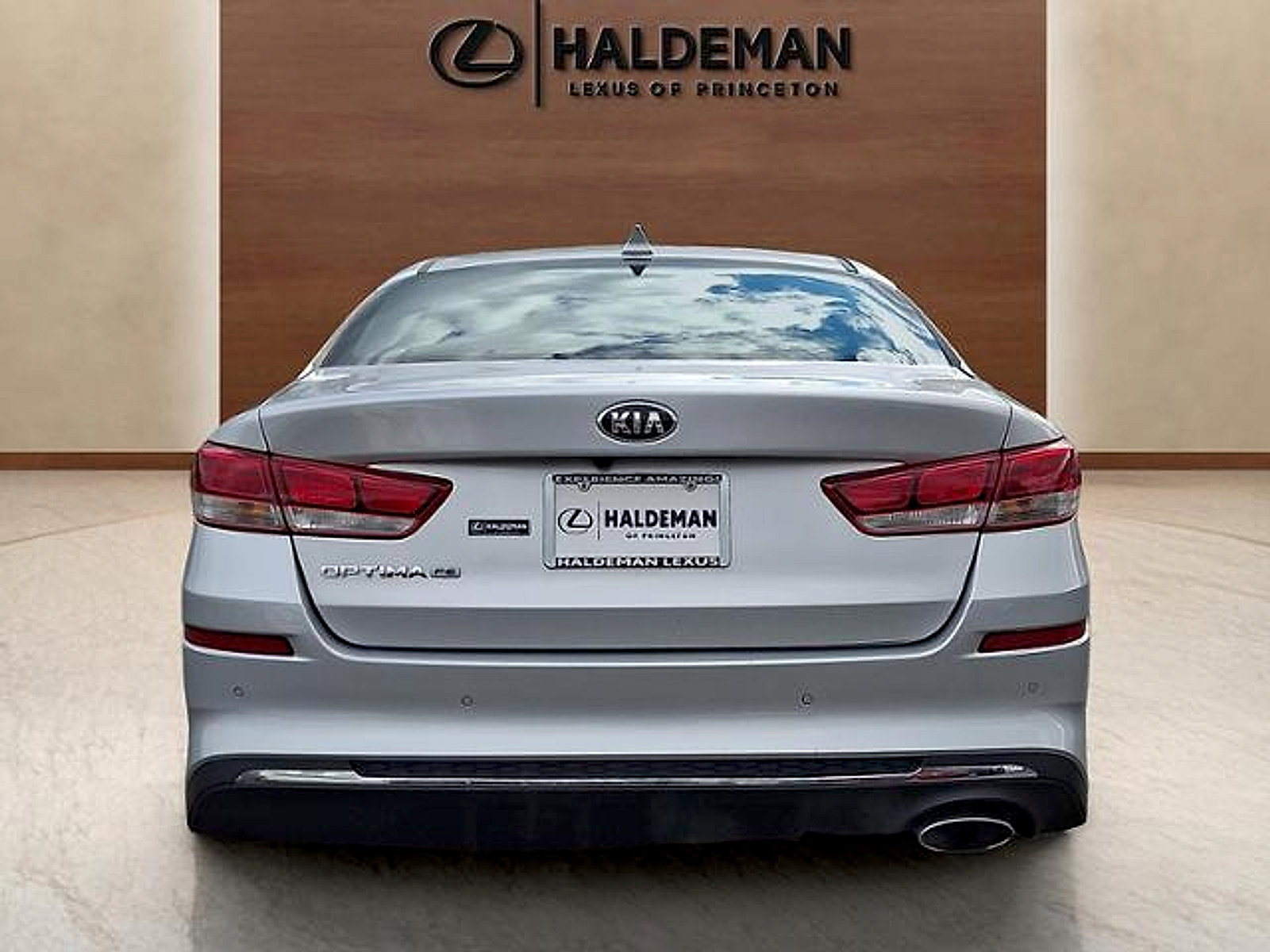Used 2019 Kia Optima LX FWD image 6