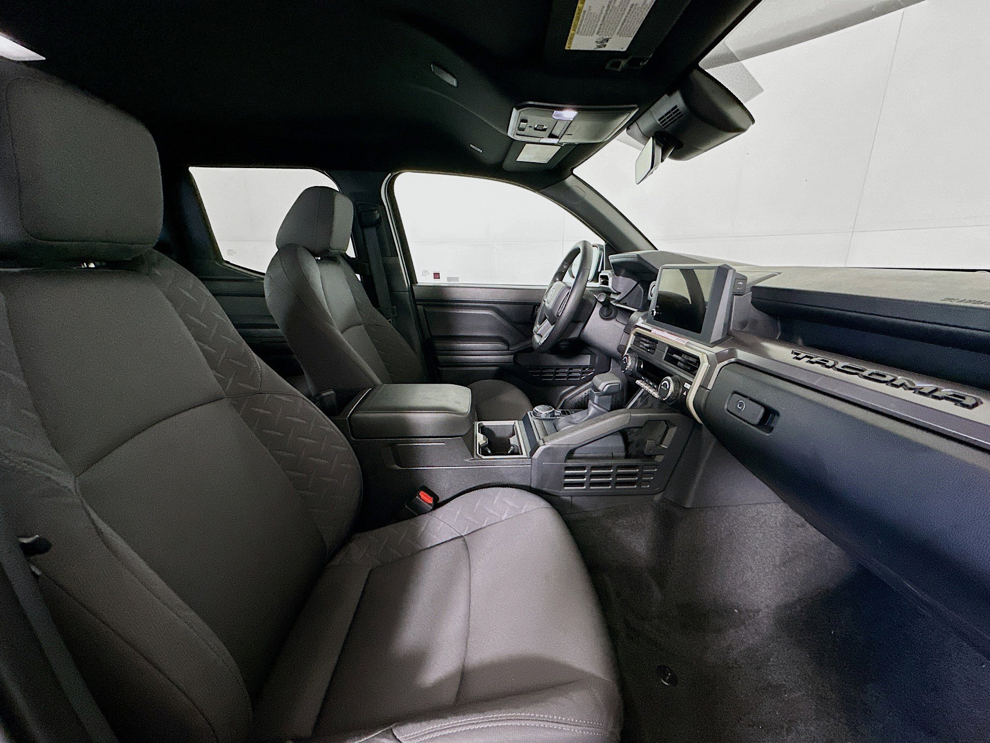 Used 2025 Toyota Tacoma SR5 image 31