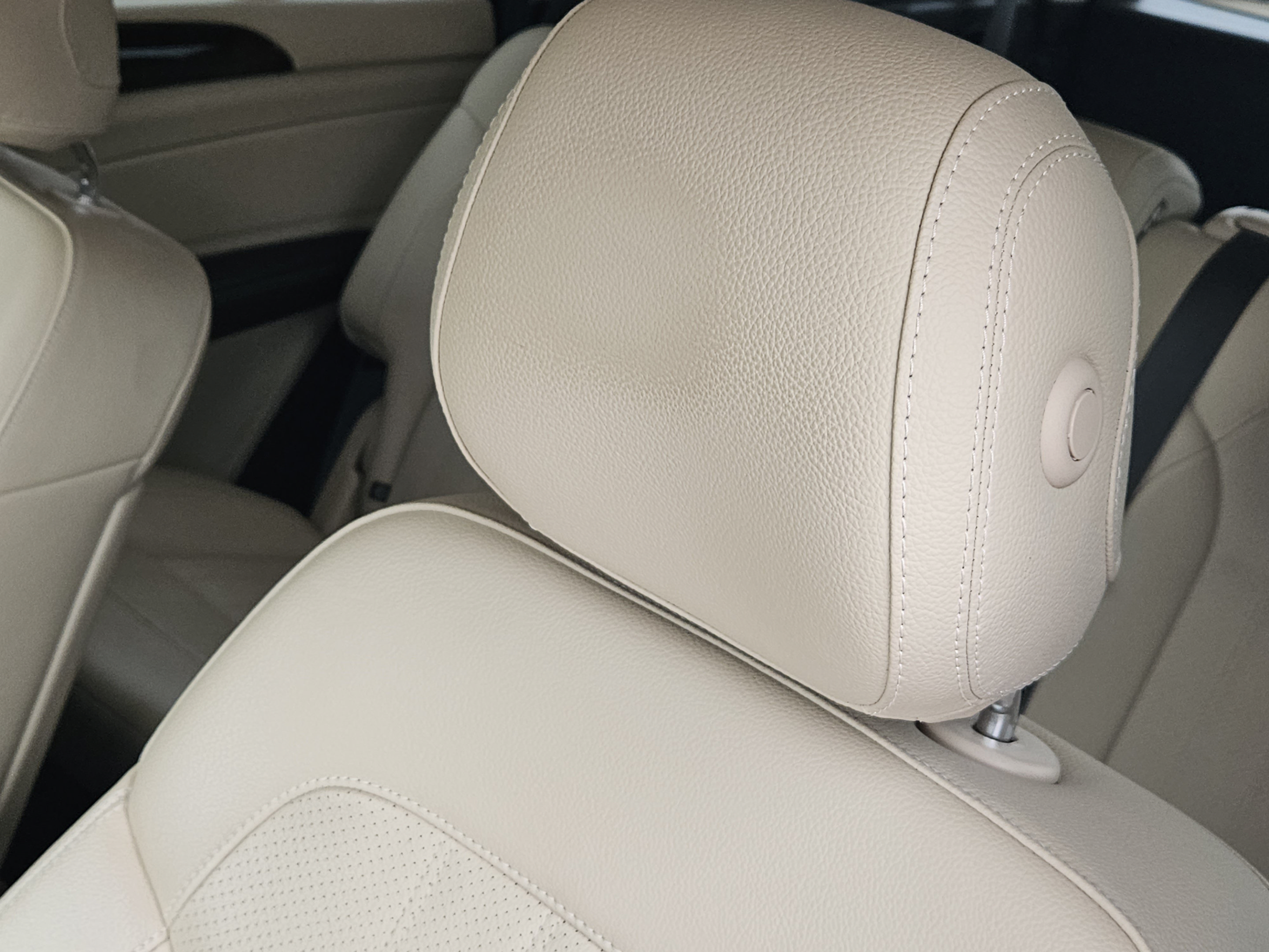 Used 2019 Mercedes-Benz GLS 450 4MATIC image 11