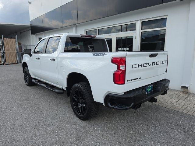 Certified 2024 Chevrolet Silverado 1500 LT Trail Boss w/ Dark Appearance Package AWD/4WD image 5