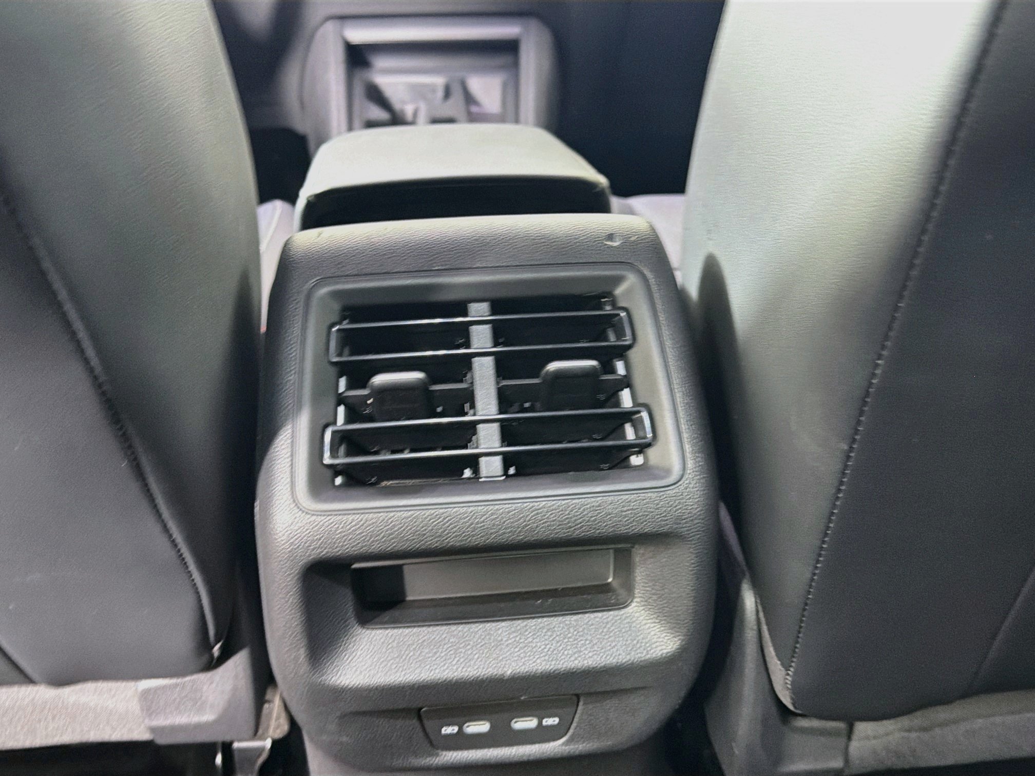 Used 2026 Volkswagen Tiguan SE AWD/4WD image 24