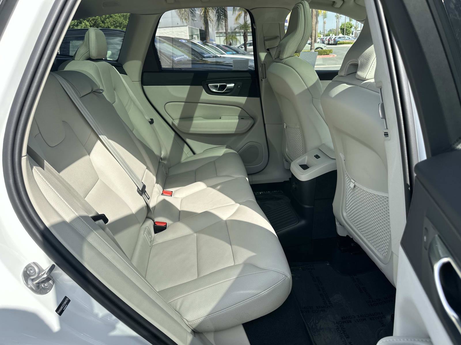 Certified 2025 Volvo XC60 T8 Plus w/ Protection Package Premier image 24