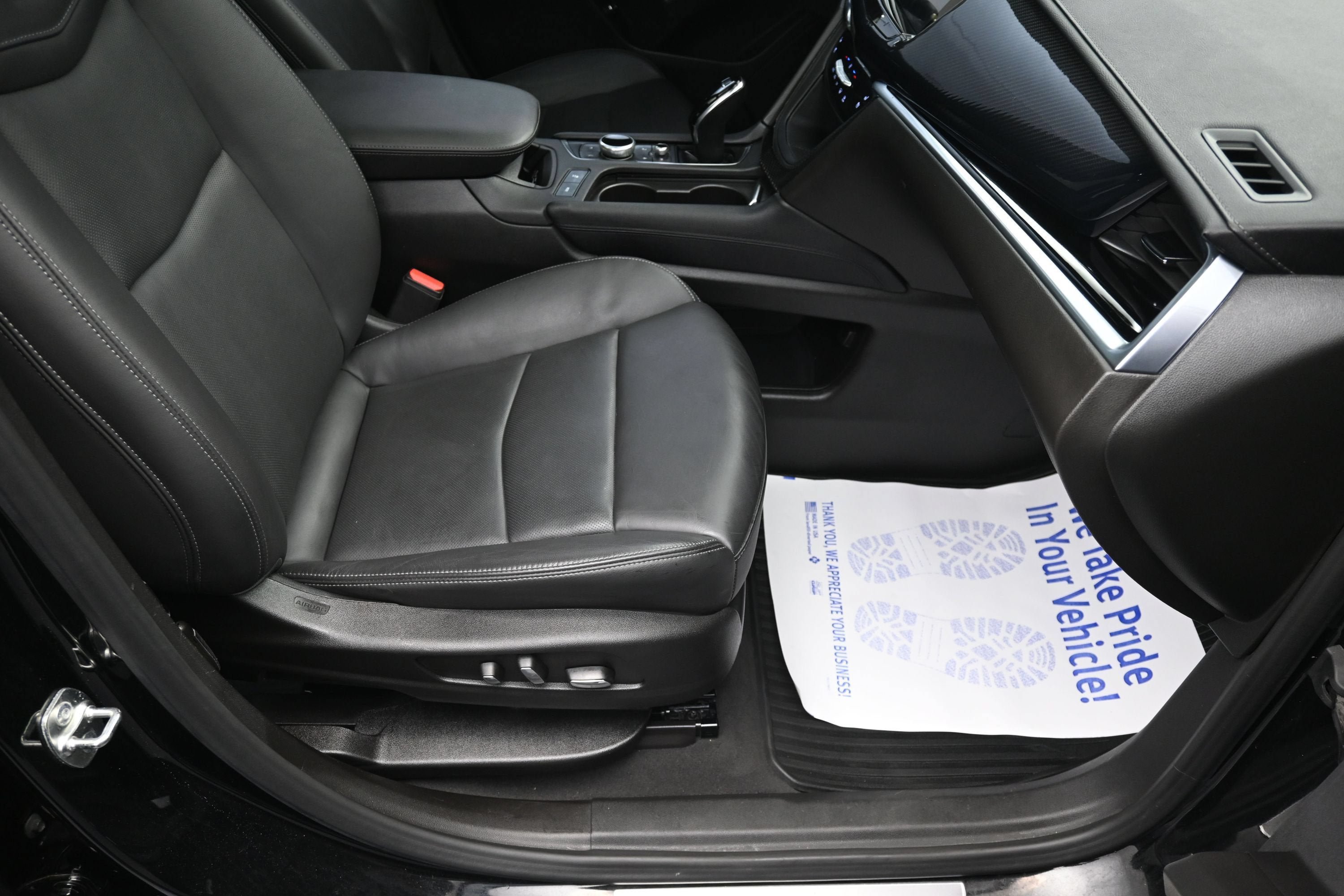 Used 2024 Cadillac XT6 Sport w/ Technology Package AWD/4WD image 39