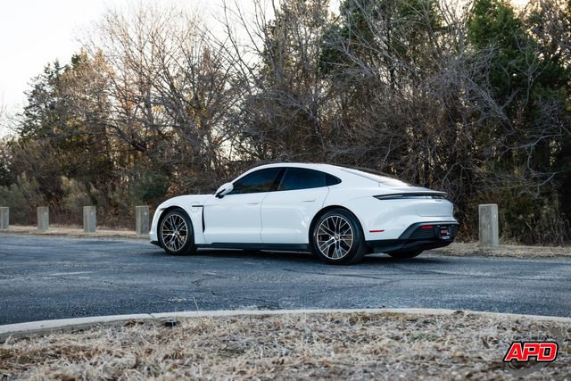 Used 2022 Porsche Taycan image 40