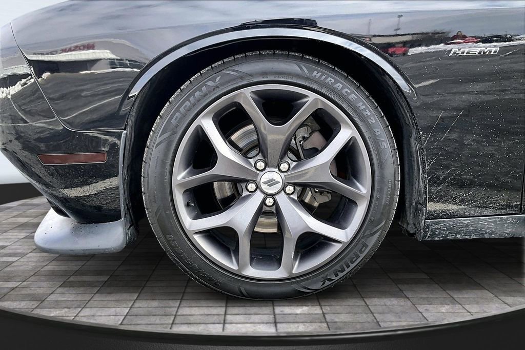 Used 2019 Dodge Challenger R/T image 9