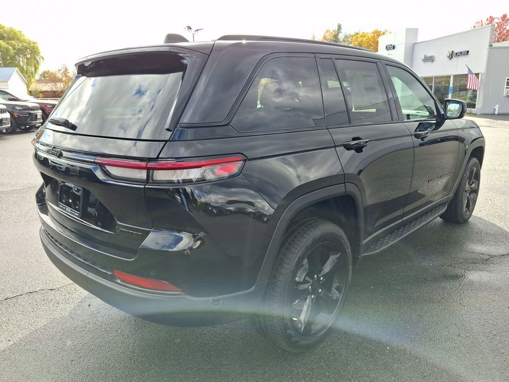 New 2025 Jeep Grand Cherokee Limited w/ Black Appearance Package image 7
