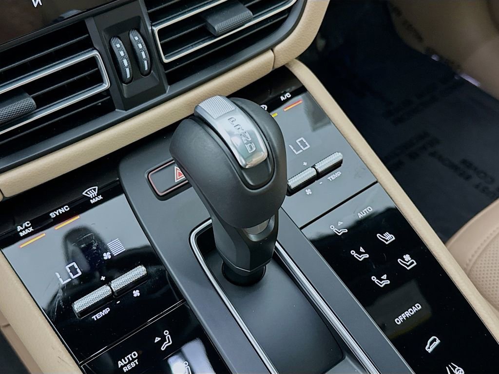 Used 2025 Porsche Macan image 19