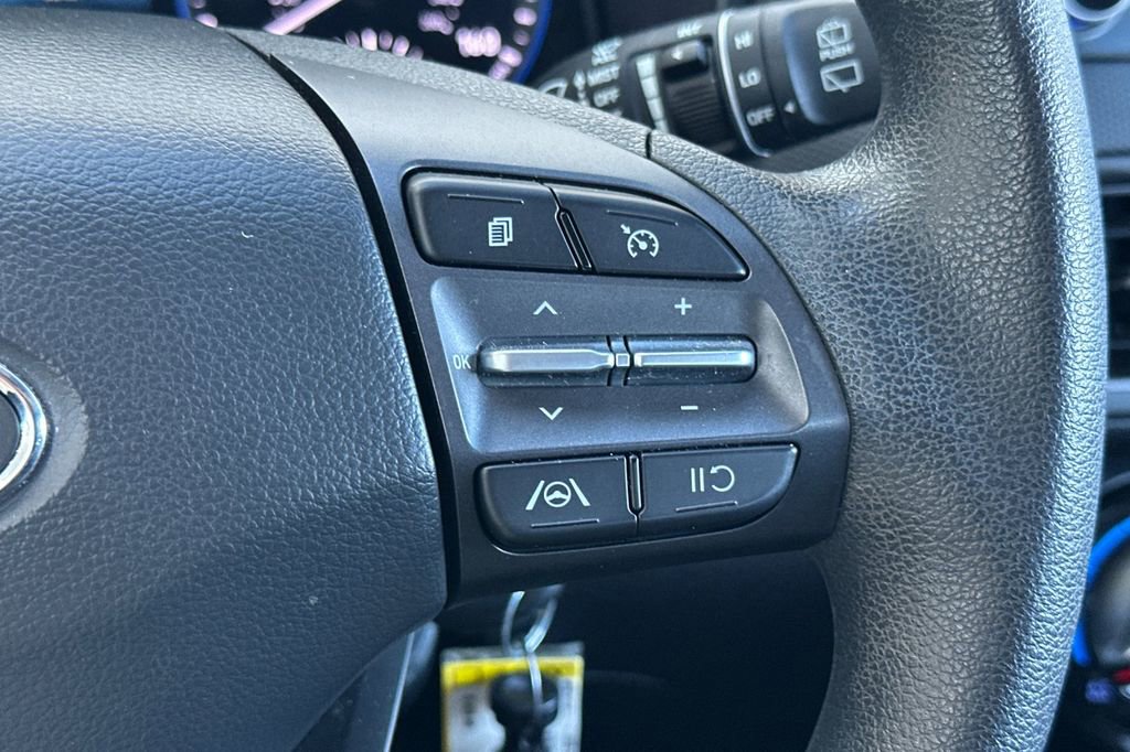 Used 2023 Hyundai Kona SE image 26