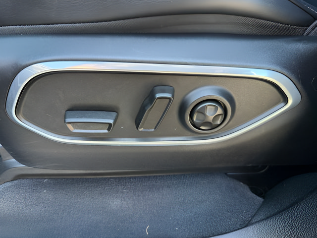 Used 2023 Jeep Wagoneer 4WD image 23