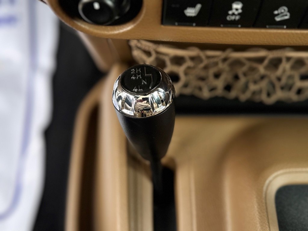 Used 2012 Jeep Wrangler Unlimited Rubicon w/ Dual Top Group image 11