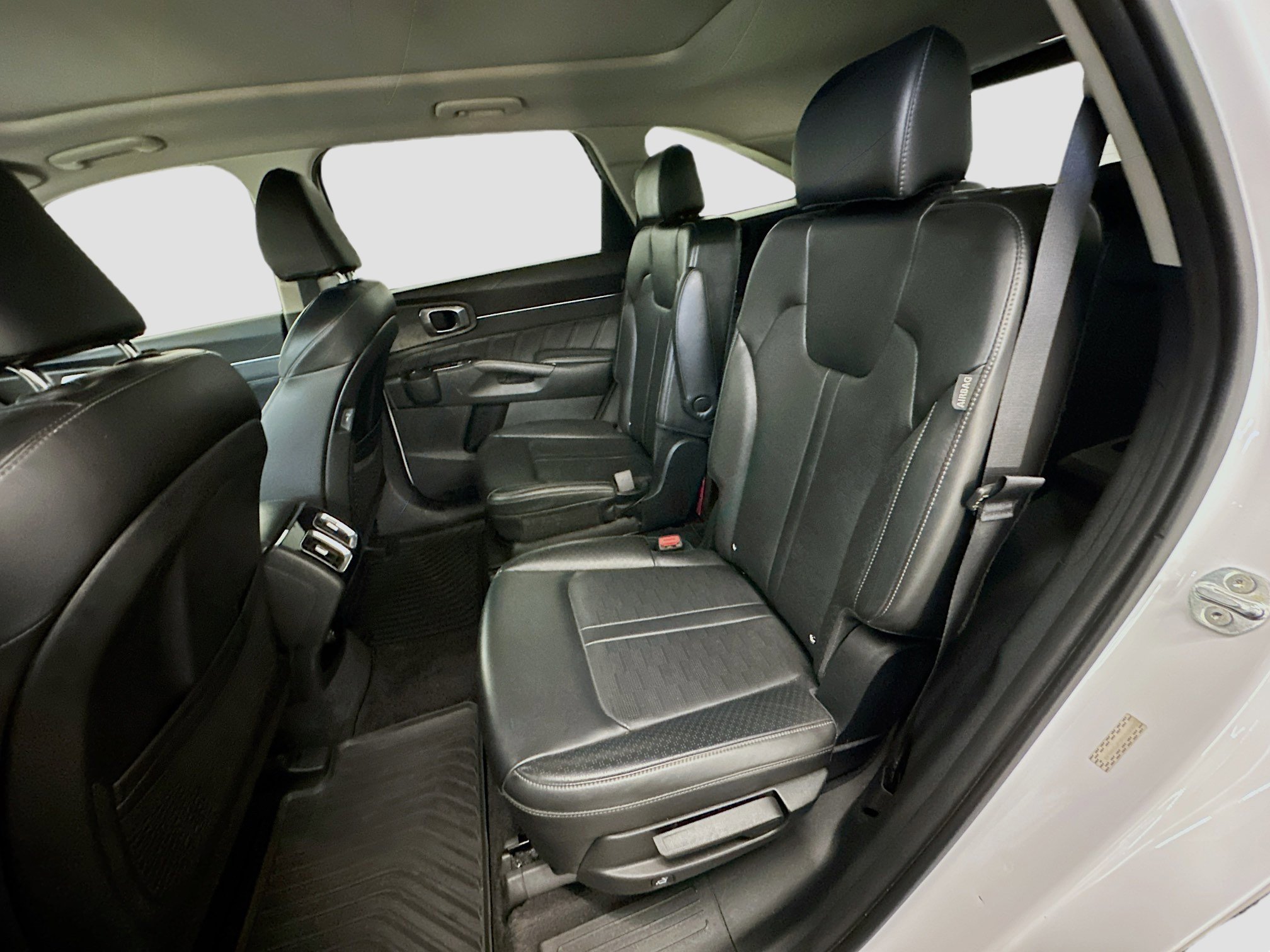 Used 2024 Kia Sorento SX image 30