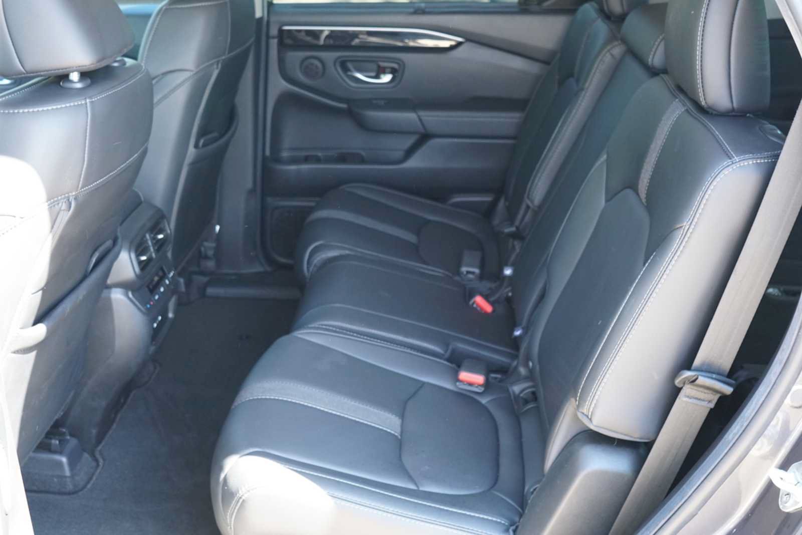 Used 2025 Honda Pilot EX-L image 17