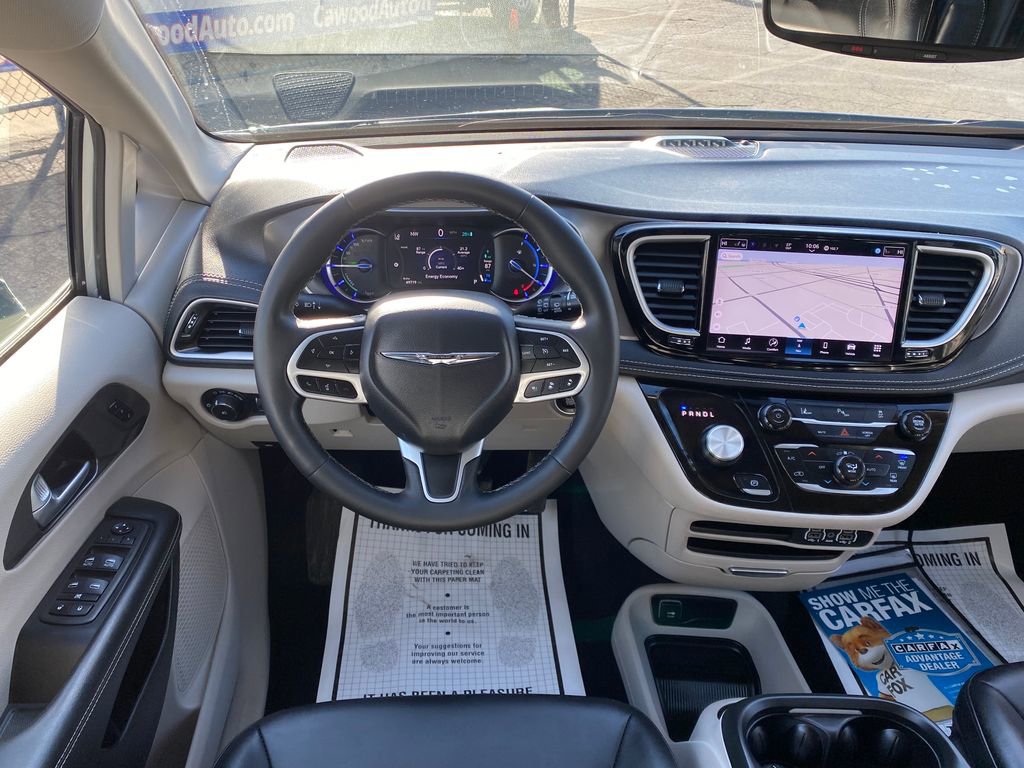 Used 2024 Chrysler Pacifica Select image 20