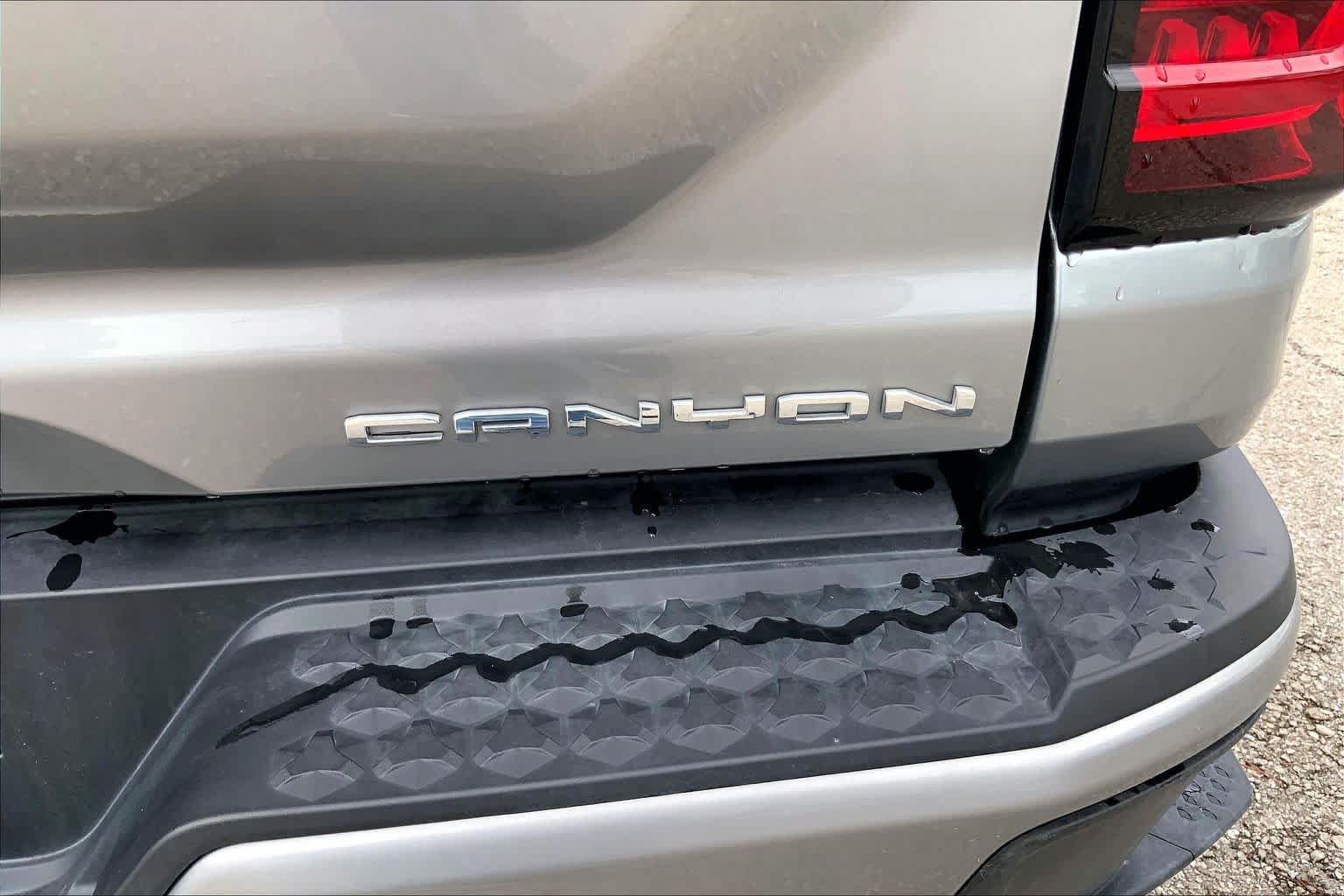 Used 2024 GMC Canyon Denali AWD/4WD image 10