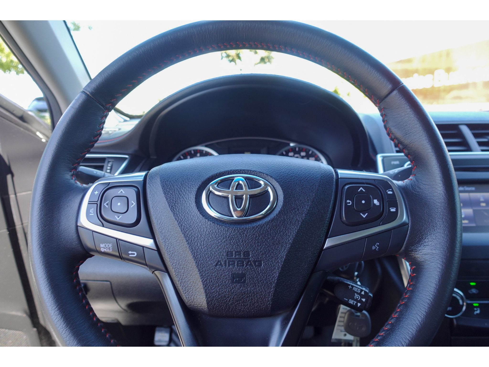 Used 2017 Toyota Camry SE FWD image 12