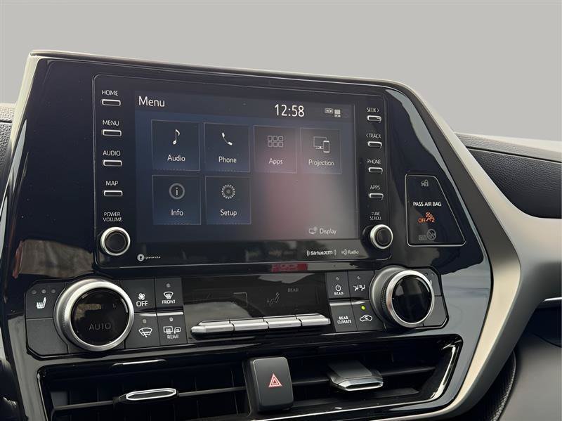 Used 2021 Toyota Highlander XLE FWD image 46