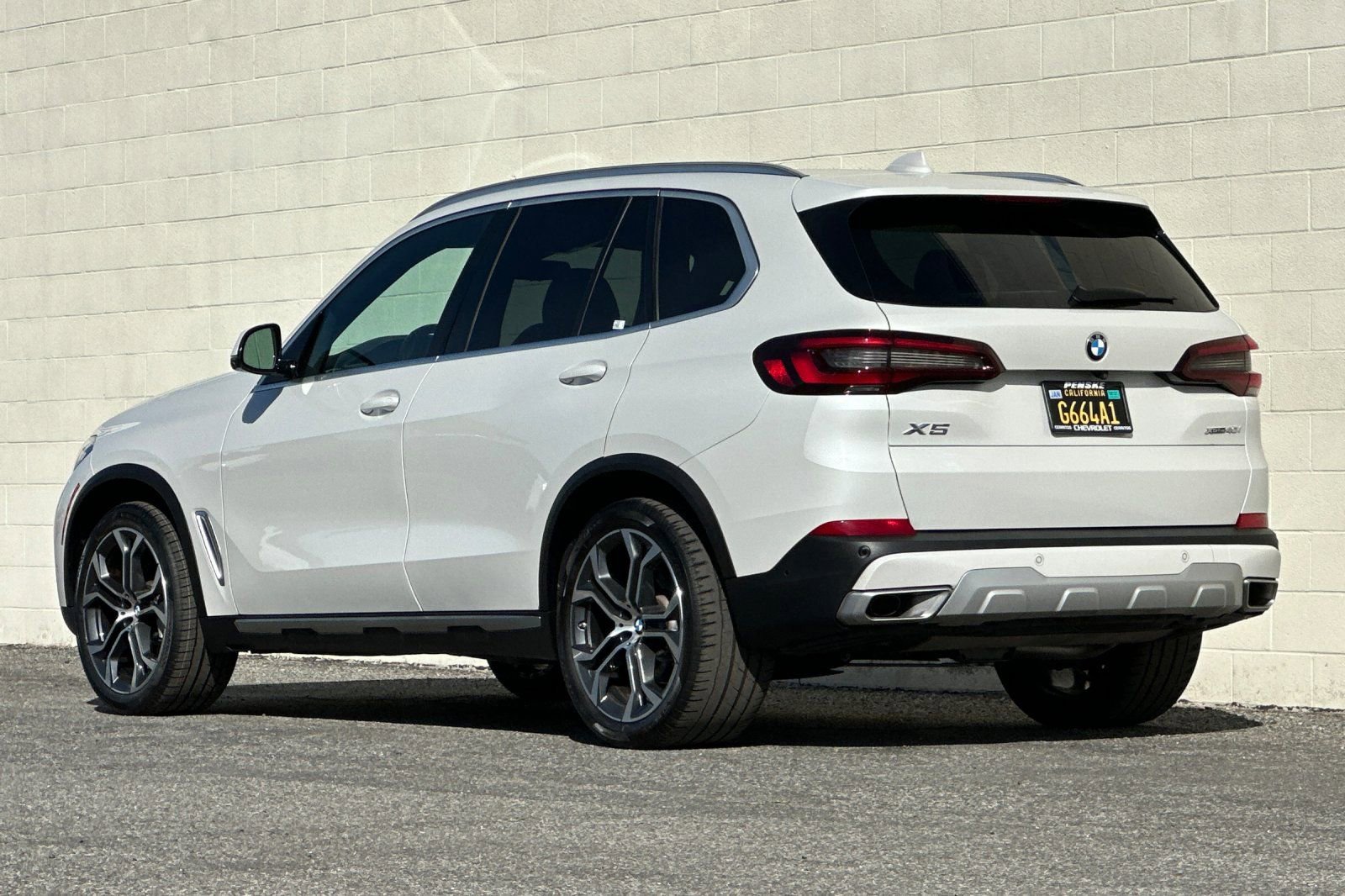 Used 2023 BMW X5 xDrive40i w/ Premium Package image 6