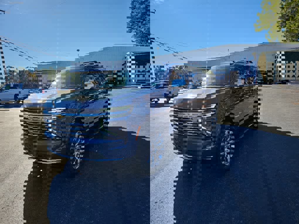 New 2026 Chevrolet Suburban Premier image 8