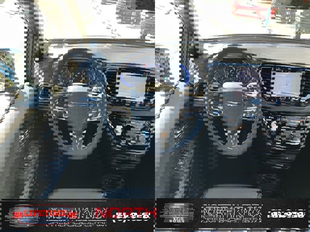 New 2026 Chrysler Voyager LX image 12