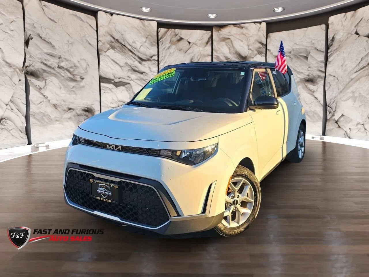 Used 2023 Kia Soul S FWD image 3
