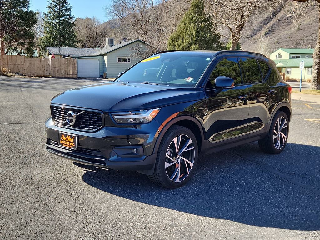 Used 2020 Volvo XC40 T5 R-Design w/ Protection Package Premier image 2