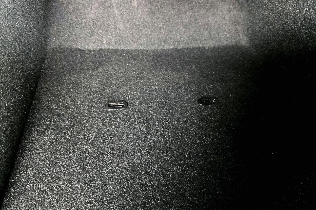 Used 2023 Tesla Model Y Performance image 18