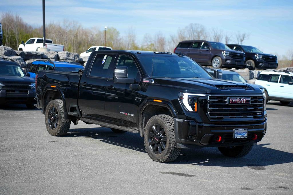 Used 2025 GMC Sierra 2500 AT4 w/ AT4 Premium Plus Package AWD/4WD image 3