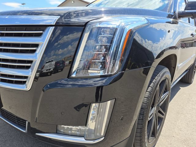 Used 2018 Cadillac Escalade Platinum AWD/4WD image 6