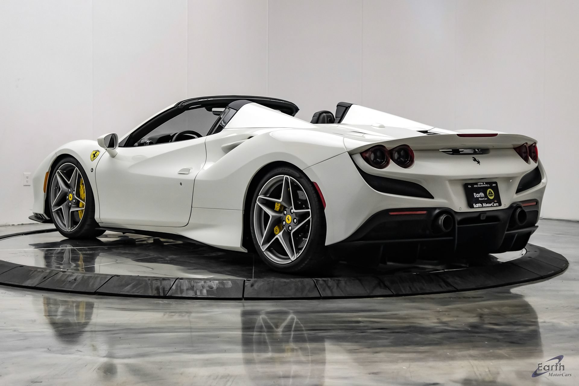 Used 2022 Ferrari F8 Tributo RWD image 13