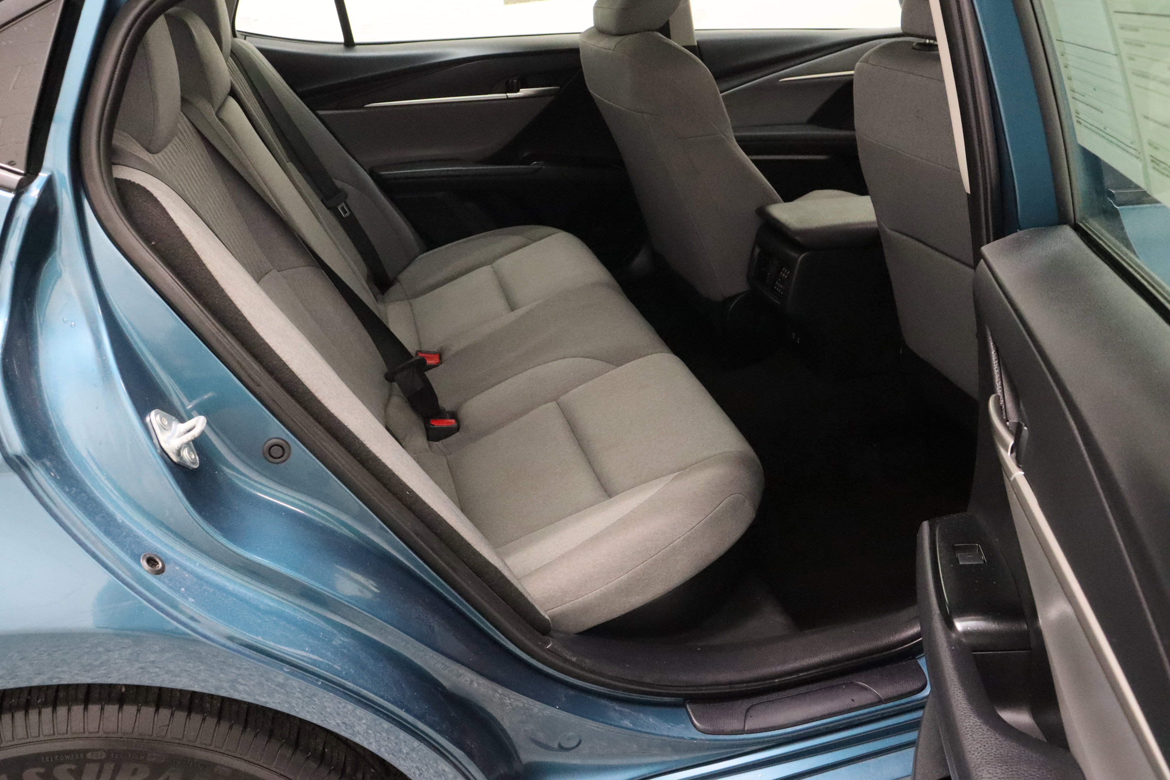 Used 2025 Toyota Camry LE FWD image 32