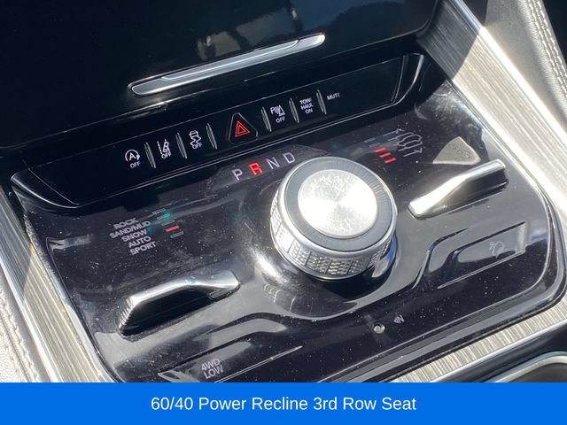 Used 2023 Jeep Wagoneer Series III w/ Preferred Equipment Group AWD/4WD image 13
