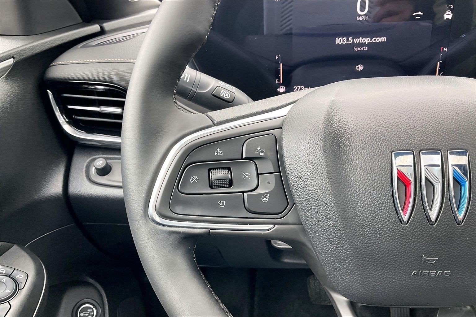 Used 2025 Buick Envista Avenir FWD image 23