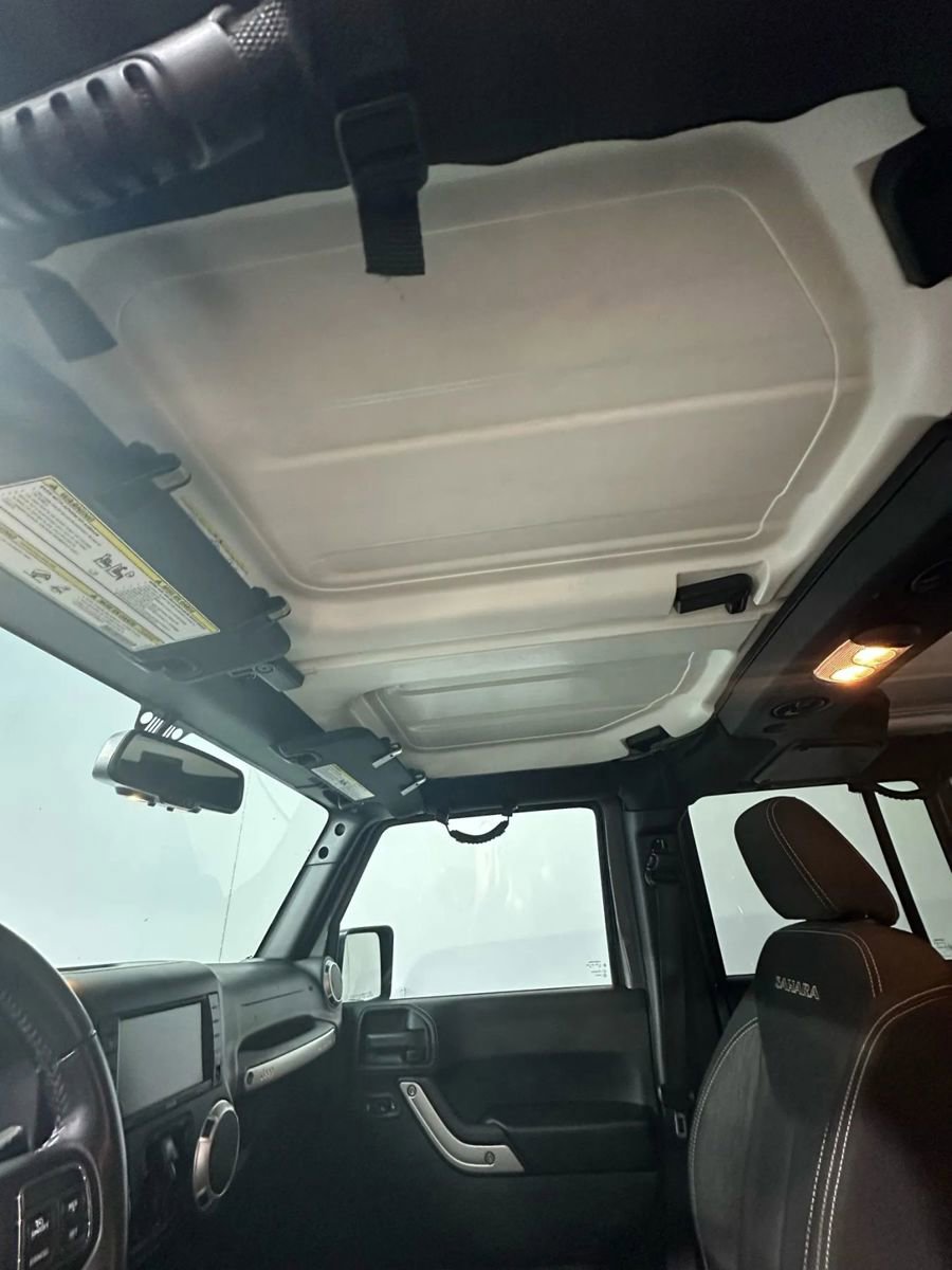 Used 2017 Jeep Wrangler Unlimited Sahara w/ Connectivity Group image 17