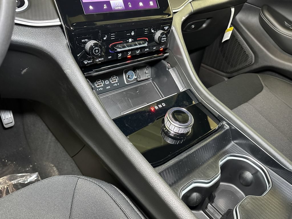 New 2026 Jeep Grand Cherokee L 4WD image 31