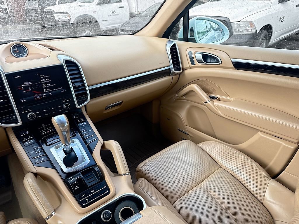 Used 2017 Porsche Cayenne AWD/4WD image 26