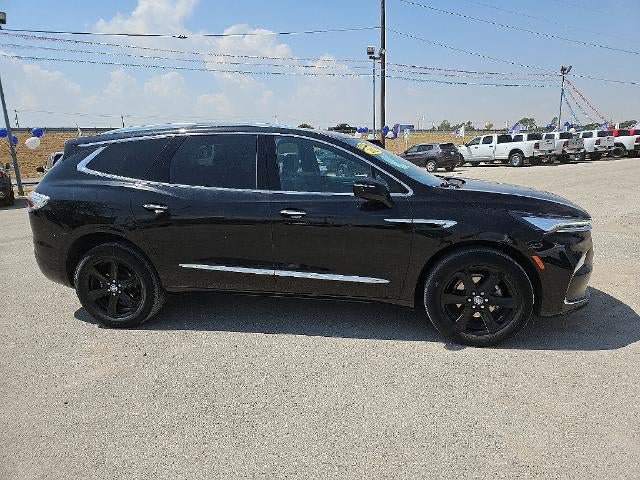 Used 2023 Buick Enclave Essence w/ Experience Buick Package FWD image 9