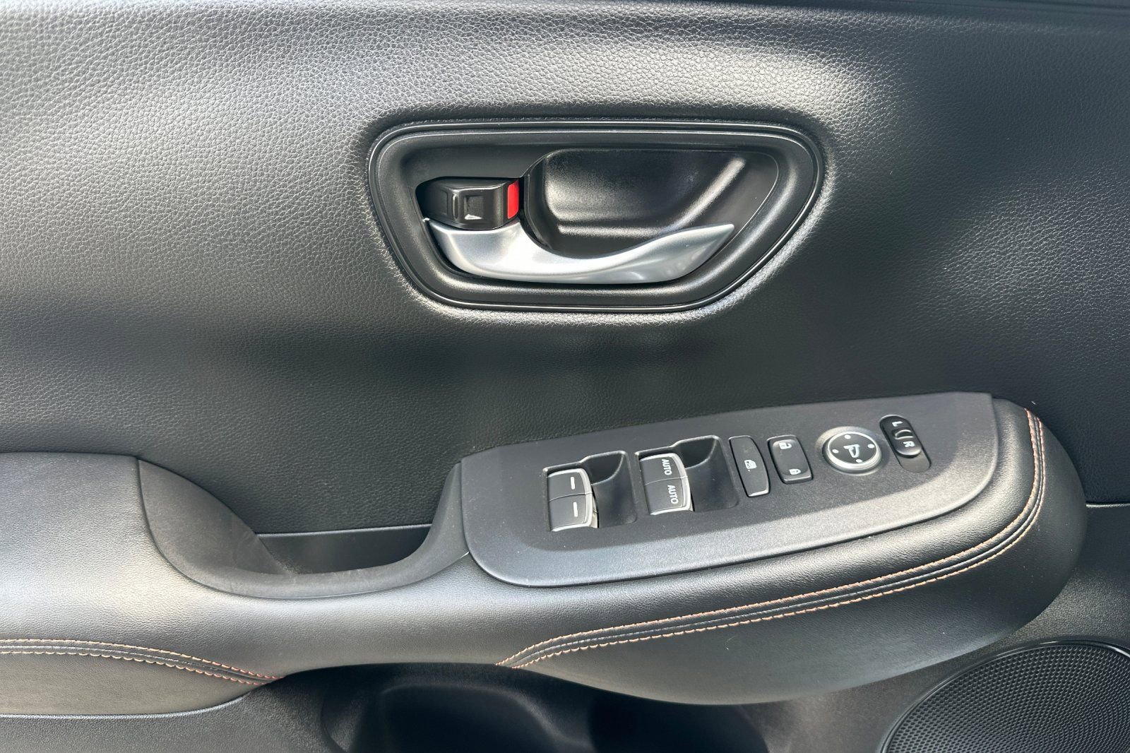 Used 2025 Honda HR-V Sport image 11