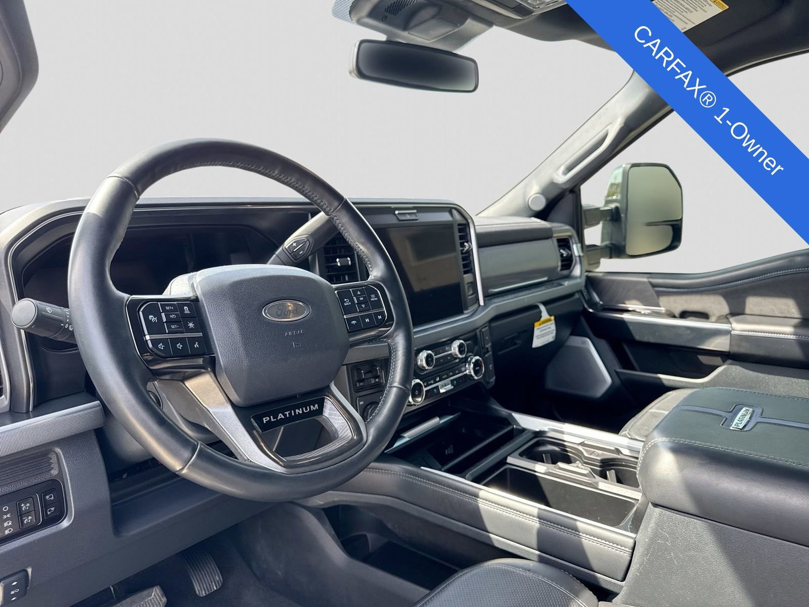 Used 2025 Ford F350 Platinum w/ FX4 Off-Road Package AWD/4WD image 2