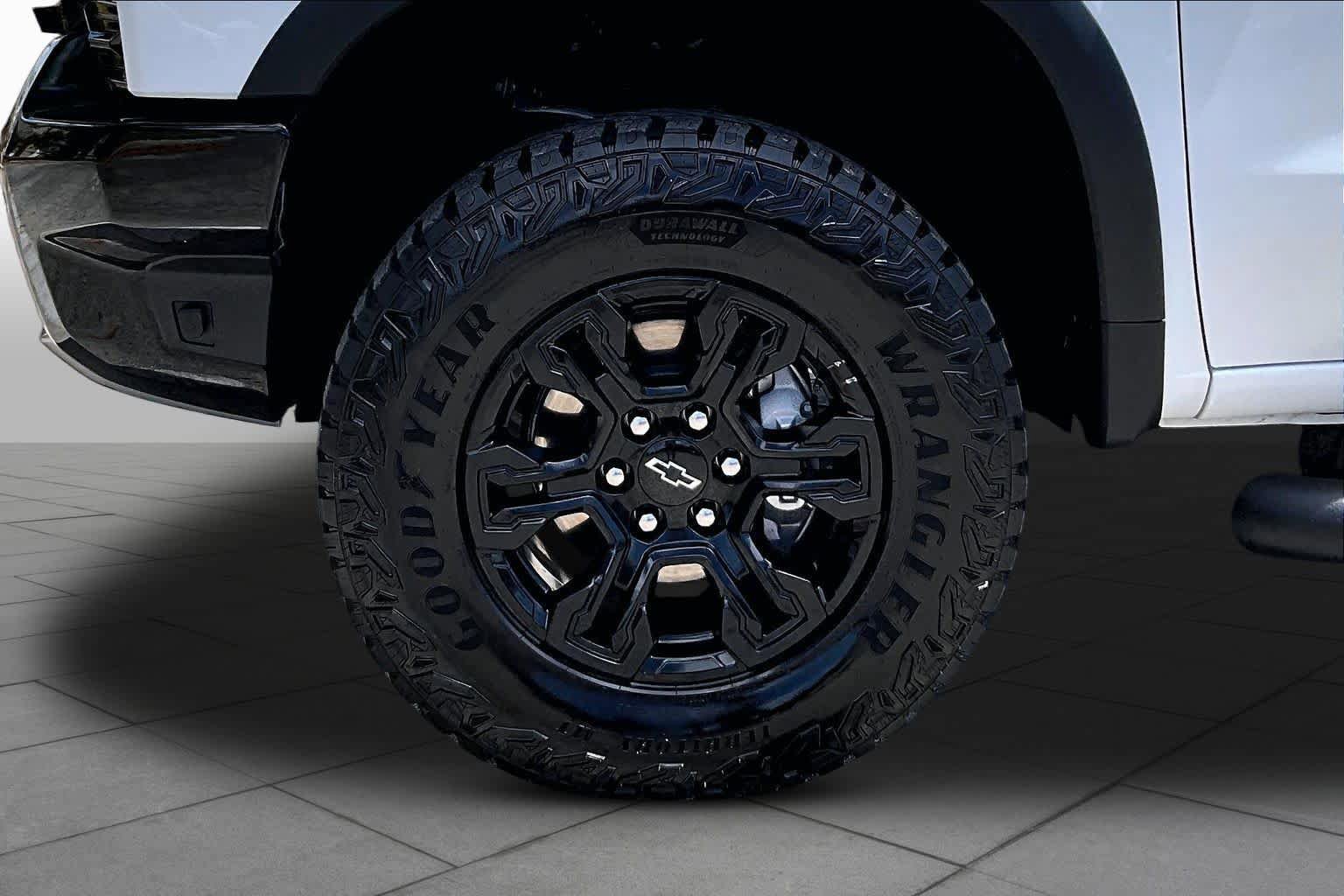Used 2026 Chevrolet Silverado 1500 ZR2 image 11