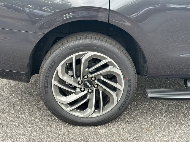 New 2026 Lincoln Navigator Reserve AWD/4WD image 18
