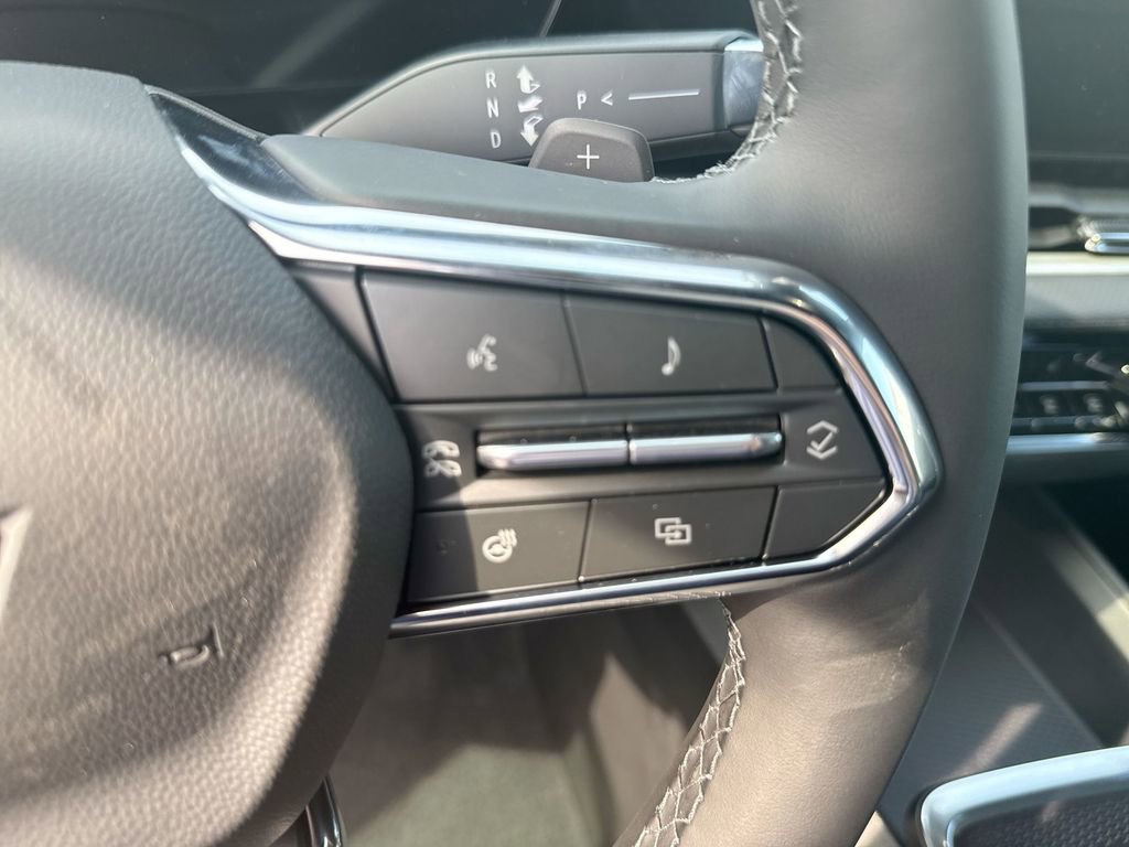 New 2026 Chevrolet Equinox LT w/ Convenience Package II FWD image 18
