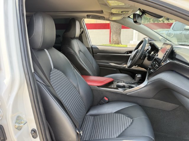 Used 2022 Toyota Camry XSE w/ Navigation Package FWD image 32