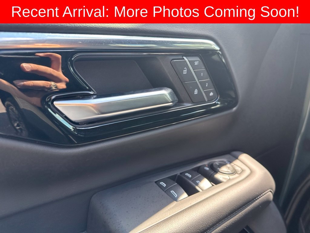 Used 2025 Chevrolet Tahoe Z71 w/ Comfort Package AWD/4WD image 8