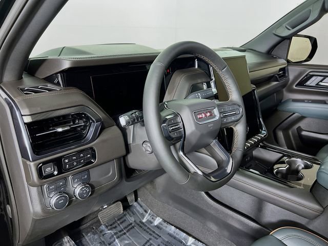 Used 2025 GMC Yukon AT4 image 8