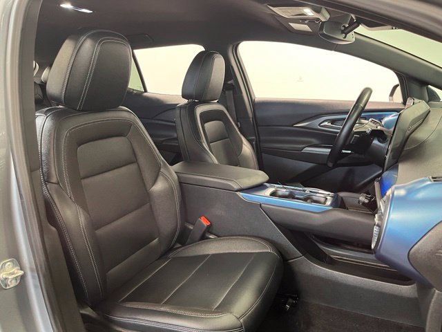 Used 2024 Chevrolet Equinox EV LT w/ LPO, Blackout Package FWD image 10