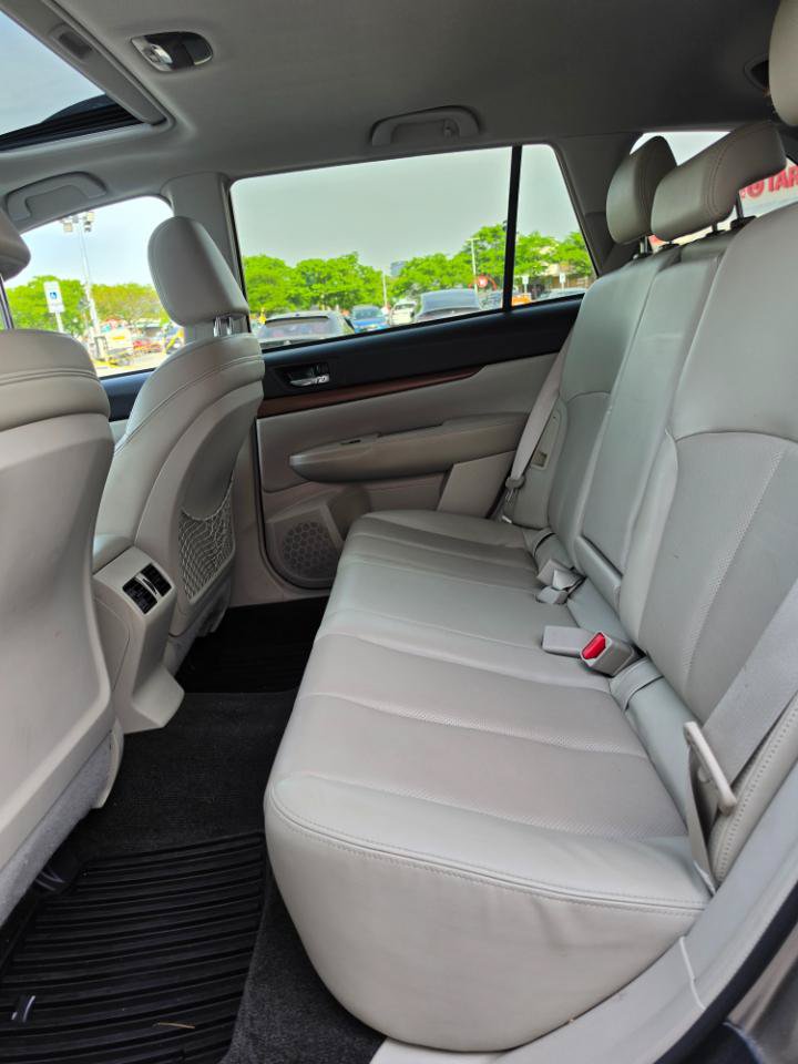 Used 2014 Subaru Outback 2.5i Limited w/ Moonroof Package AWD/4WD image 12