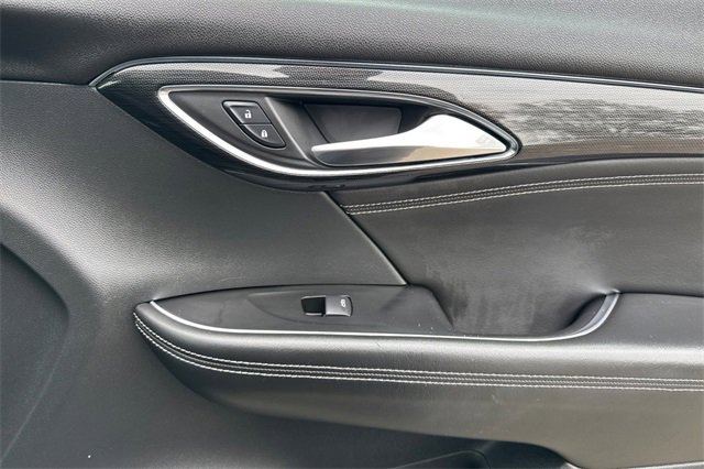 Used 2022 Buick Envision Essence w/ Sport Touring Package image 21