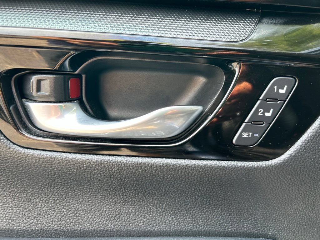 Used 2025 Honda CR-V EX-L image 13